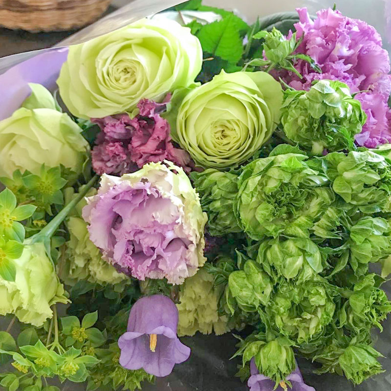 写真：季節の花束